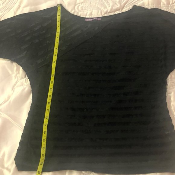 Bat wing sleeves velvet  top - Picture 7 of 7